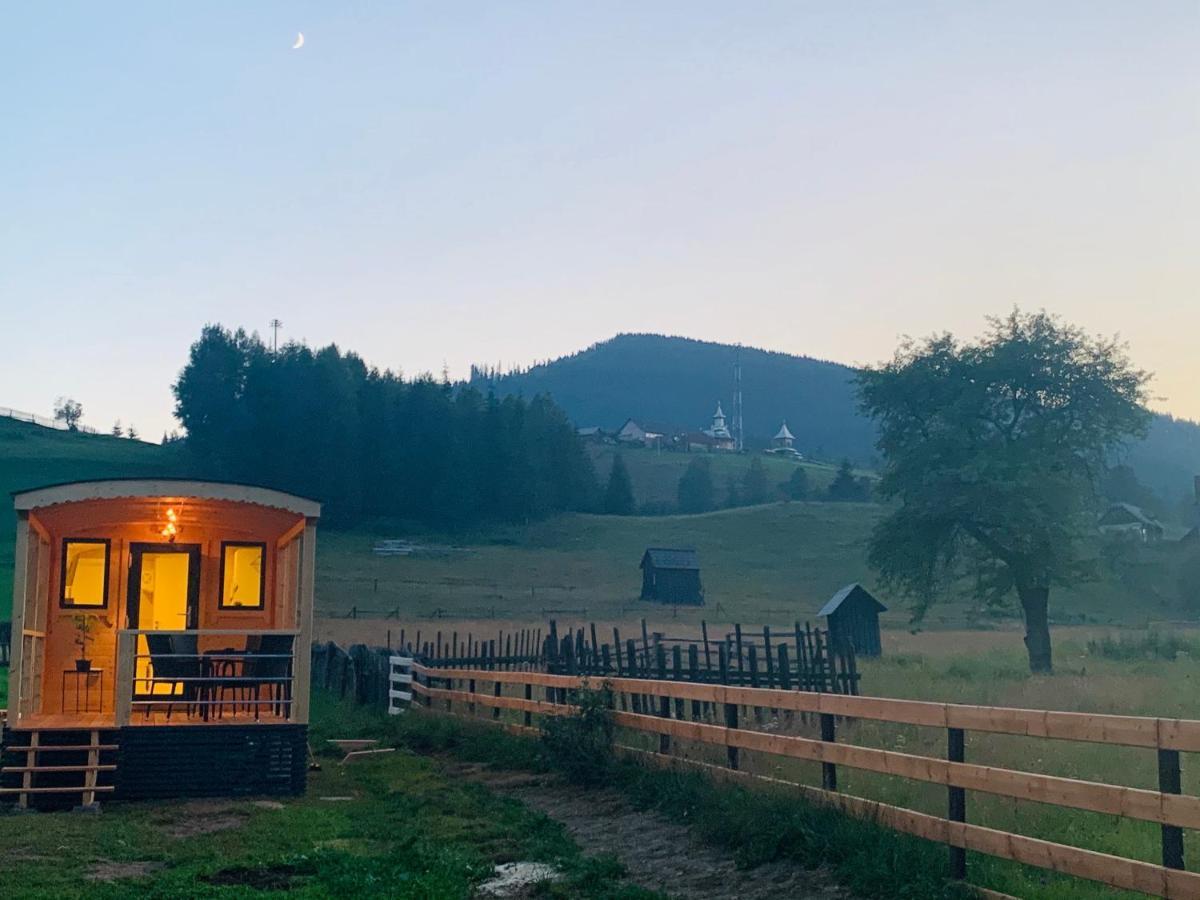 La Casuta Din Ciocanesti Exclusive Exteriör bild
