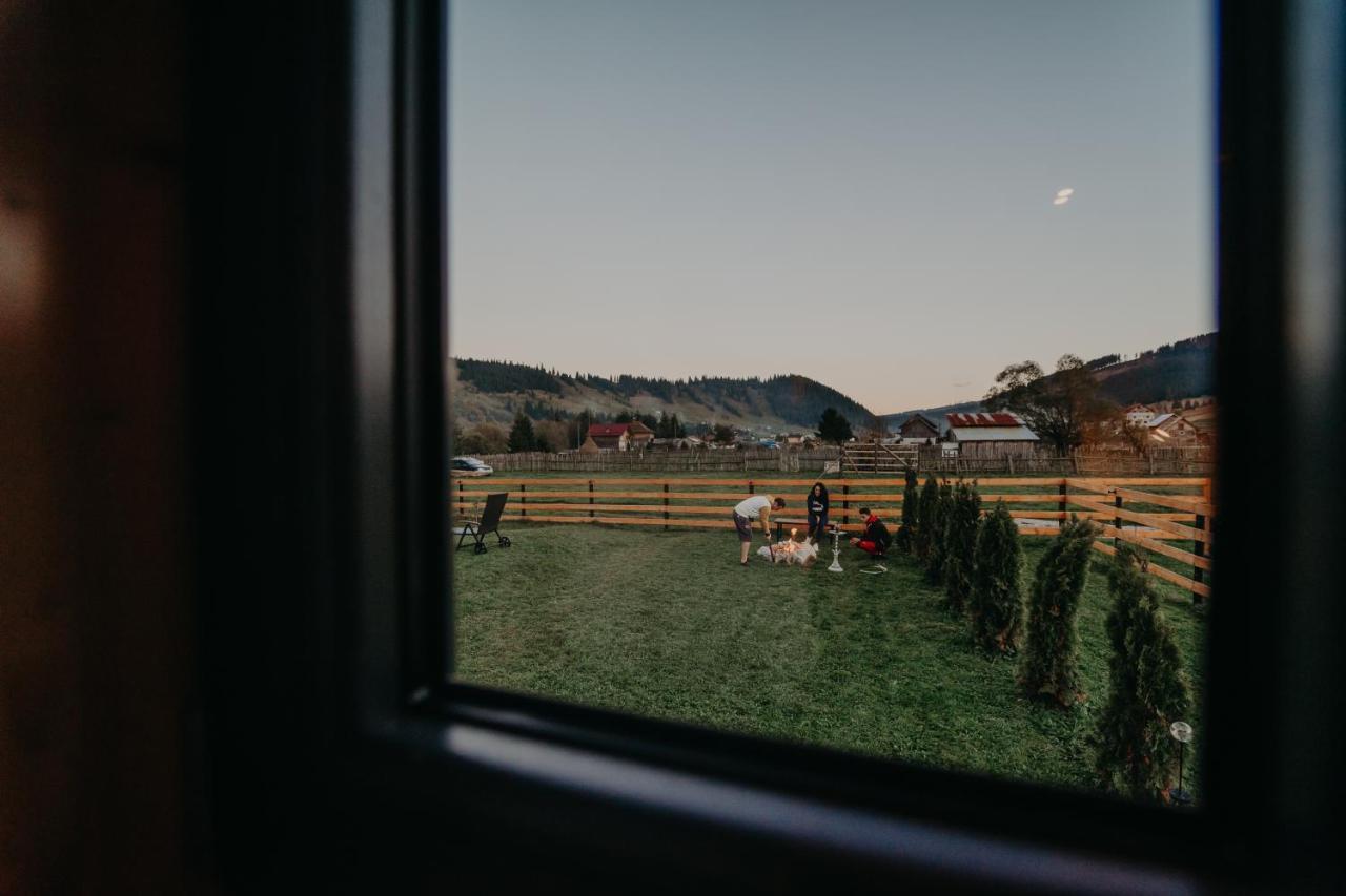 La Casuta Din Ciocanesti Exclusive Exteriör bild